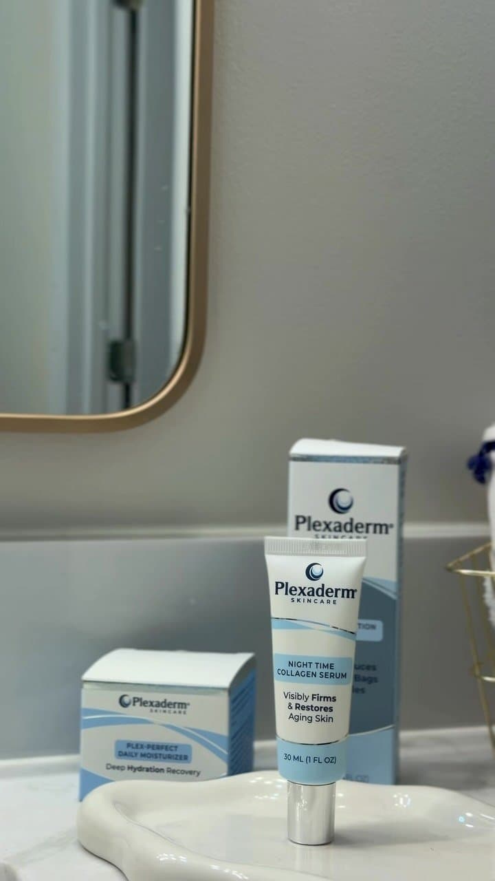 Hydration has become one of my favorite steps in my everyday skincare routine. 💙✨ The Plex-Perfect Daily Moisturizer fe