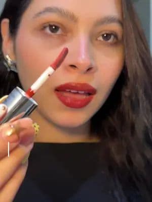 🚨 ¡Encontré el labial del futuro en TikTok Shop! 🪐✨ El Spectra de Timephoria te da un brillo espejo espectacular pero SIN transferirse (sí, de verdad). #tiktokshop #timephoria #lipvinyl #maquillaje #transferproof @Timephoria.id @Time Phoria Global