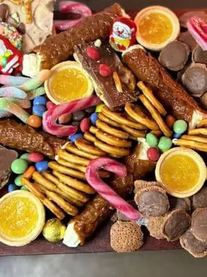Need a last minute sweets platter for christmas for under $30? Run to aldi! In a year where Australians are focused on cost more than ever; with interest rates rising along with the cost of living, anxieties may also arise around the costs that can be associated with Christmas planning for family celebrations. Aldi focuses on immense value, quality and variety for all your christmas needs, without the sacrifice. #ad #aldi #christmasfood #christmasplatter #christmascountdown #ad #ALDIPartner #ALDItok #ALDI #ALDIChristmasSavings @ALDI Australia
