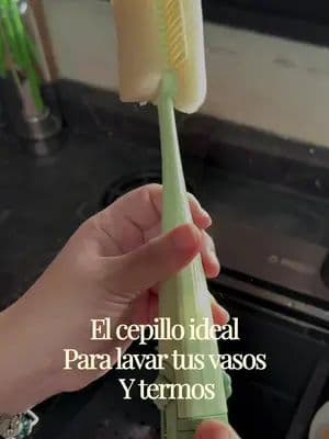 Este cepillo 5 en 1 limpia termos, botellas y vasos en literal segundos. Llega a rincones donde la esponja NO llega y no deja residuos ni olores raros 🤢❌ Está a súper buen precio, me llegó rapidísimo y lo pedí directo aquí en TikTok Shop. Si usas termos todos los días, esto es un must 🫶 #tiktokshop #owala #termos #stanley #limpiador
