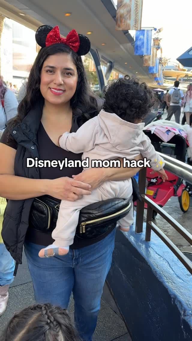 Standing in long ride lines with my little one would’ve been so much harder without my Tushbaby carrier. Truly a must fo