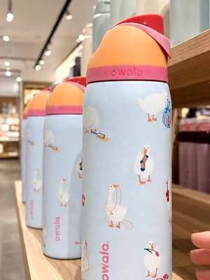 Meet the Owala FreeSip Goose 32oz Limited Edition Leak-Proof Stainless Steel, Water Bottle. Designed with a leak-proof mechanism and made of durable stainless steel, this 32oz bottle is ready for your daily routine. Tap to shop this limited edition release today. #fyp #foryourpage #tiktokshop #owala #Moras