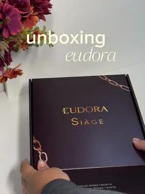 Chegou a nova linha Eudora Siàge Ultra Bond Reset e eu consegui um cupom de FRETE GRÁTIS pras minhas seguidoras na compra desse lançamento a partir de R$129. 🏷️: EUDORASIAGERESETA | @Eudora . . #UltraBondReset #EudoraSiage #Hairatok #ad