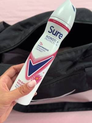 Freshness that lasts from morning walks to evening plans😍 @SuredeodorantUK Bright Bouquet Antiperspirant Deodorant with Vibrant floral scent that lasts 72 hours saves my busy days as a vet and gym girl« Do you love Sure as much as I do ? #creatorcontentlab #surebrightyourday #ad