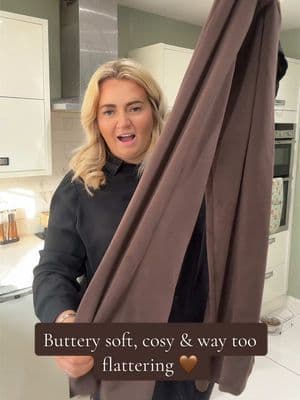 I genuinely don’t think I’ve ever felt material this soft 😍 The GLOWMODE set is that perfect mix of comfy, flattering and still looks so put together. The fabric feels buttery smooth on the skin, super lightweight and stretchy without going see-through 👏🏼 The half zip hoodie is the perfect oversized fit and the lounge trousers just sit so nicely. Honestly feels like wearing luxury loungewear without the crazy price tag 🤎✨ Perfect for cosy days, errands, travelling or just wanting to feel comfy but still look cute 🫶🏼@Glowmode #glowmode #butterysoftloungewear #loungewearhaul #tiktokmademebuyit #loungewearoutfit