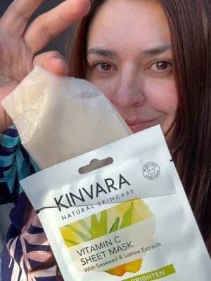 ✨ I tried the Kinvara Vitamin C Sheet Mask from Beauty Buddy 🍋🌿 The mask was a bit big on me, but it was generously soaked (watch the drip!) – I actually like that because I could use the extra serum on my neck. It’s packed with Vitamin C, seaweed and lemon extract, all known for brightening and refreshing the skin. I left it on for 15 minutes and afterwards my skin looked so glowy, calm and refreshed. Not sticky at all - just soft and really hydrated 💦 I filmed this outdoors because of renovation work at home, but I’d recommend using it indoors in the evening before bedtime. Since it’s a Vitamin C mask, I wouldn’t use it right before going out in the sun – nighttime feels like the best time for it 💛 @BeautyBuddy @Kinvara Skincare #AD #Gifted #KinvaraSkincare #BeautyBuddySquad #Glow_with_Ania