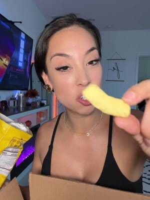 Yumm! I love these crunchy little morsels of goodness! It’s always better when you find a cleaner version. #hippeas #snacktok #consumablesfam #crunchysnacks #ttscommunitychicago #newarrivalssurge #superbrandclub #viralontiktokshop #tiktokshopcreatorpicks #autumnliving