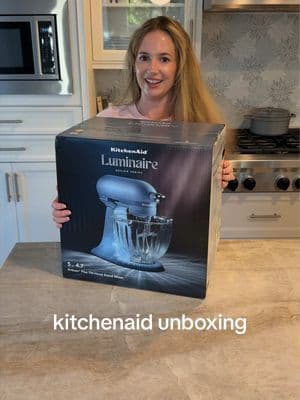 finally!! pls tell me all your must have @KitchenAid mixer accessories? 👀 there are so many, i need recommendations! #giftedbykitchenaid #unboxingvideo #kitchenaid #standmixer