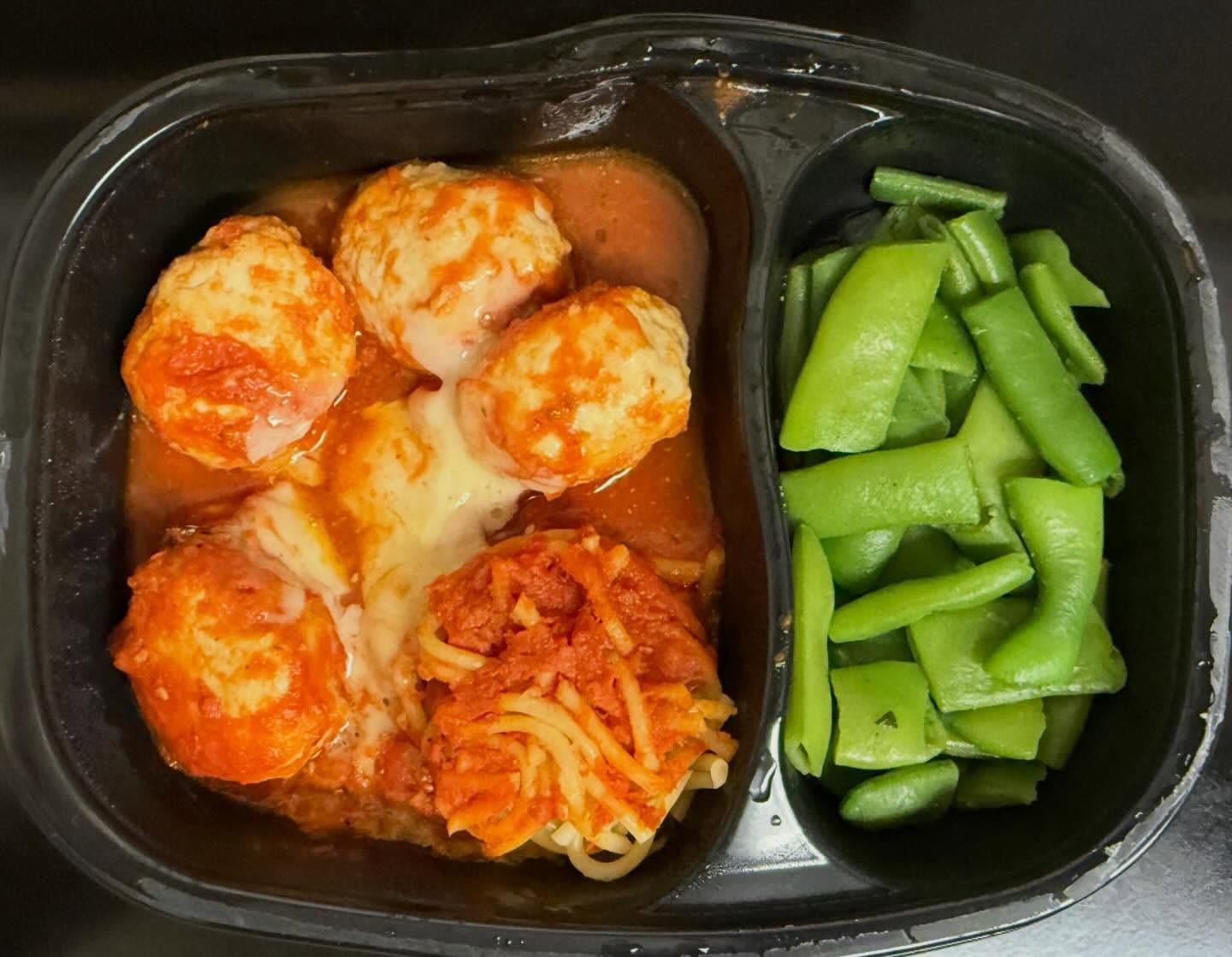 Marley Spoon Chicken Meatballs with Marinara & Spaghetti
With Italian green beans
I have to say, ground chicken has c